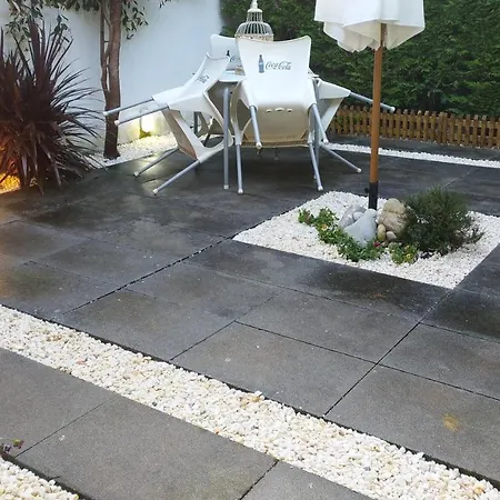 Avenida De Leon Pareado /adosado *